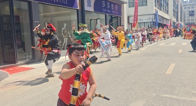 妈祖英歌队亮相国际纺织服装盛会